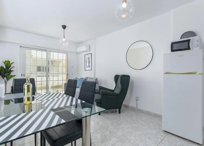 White 1-Bedroom Apartment By Mackenzie Beach