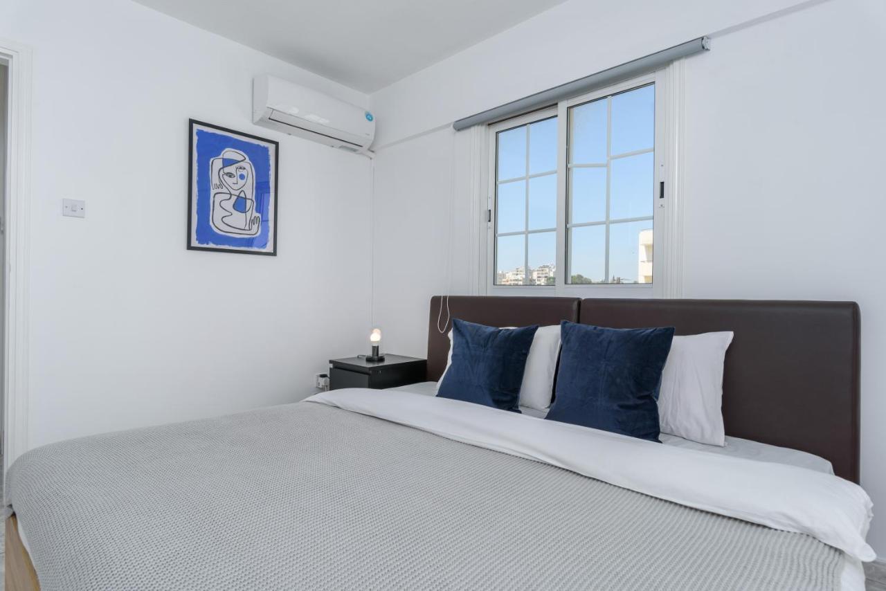 White 1-bedroom By Mackenzie Apartment