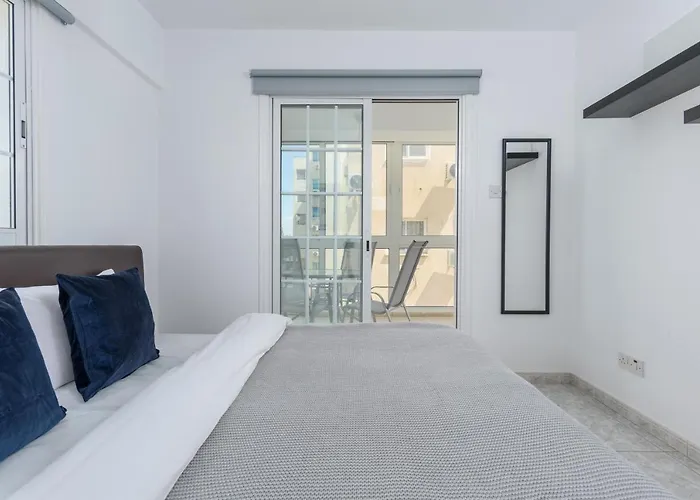 White 1-Bedroom Apartment By Mackenzie Beach